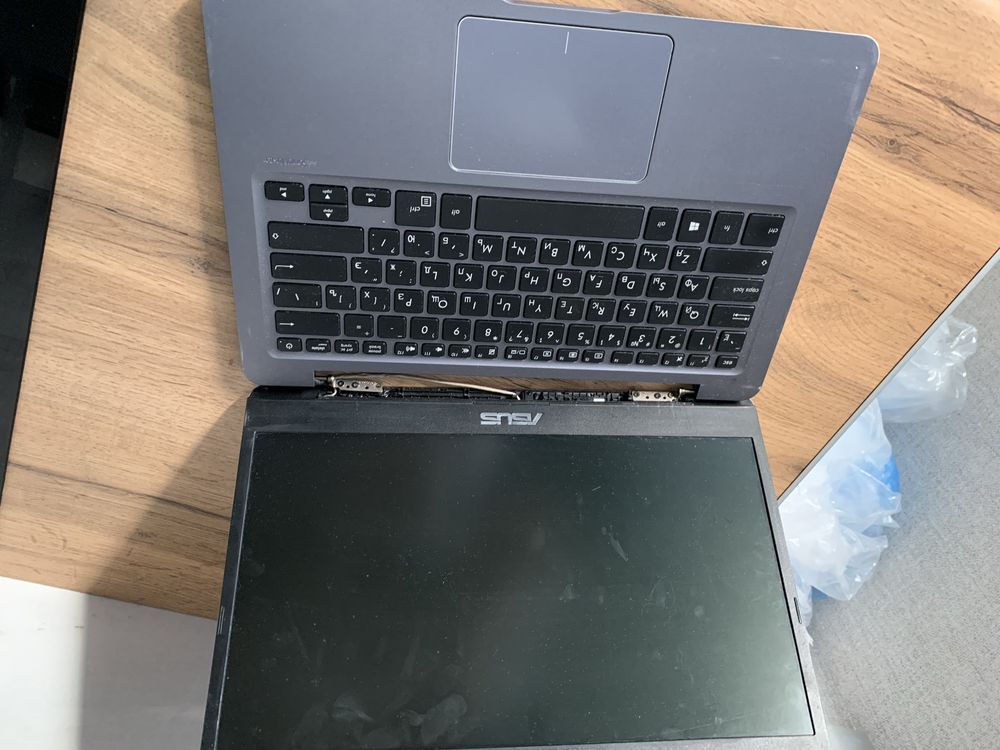 Asus E406M, ноутбук
