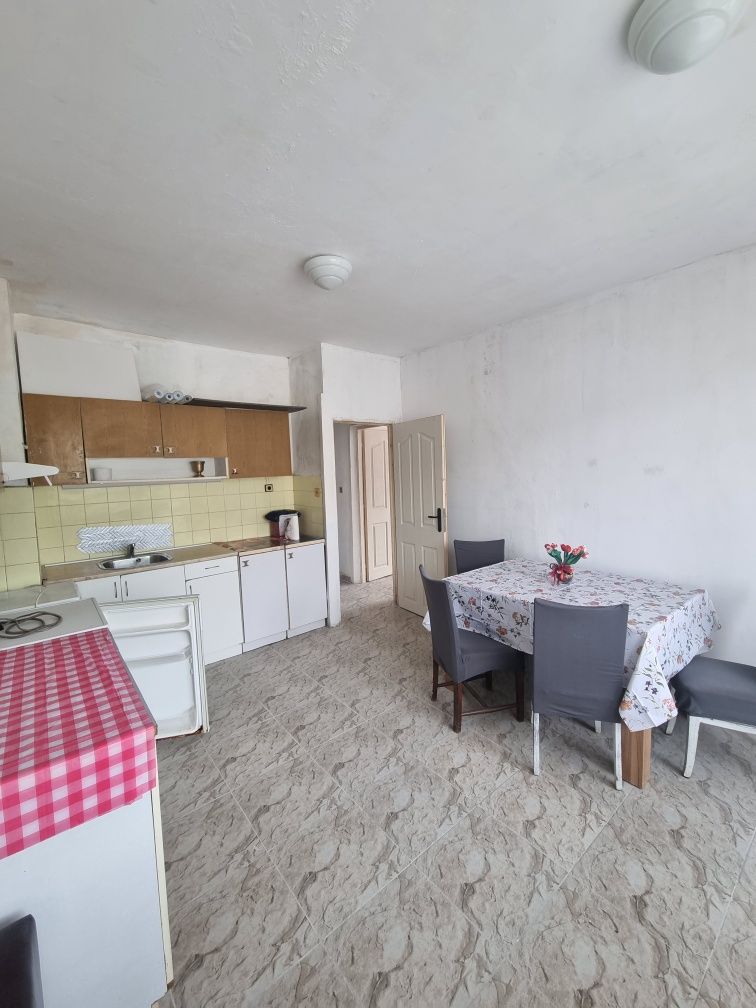 Дава се под наем Тристаен апартамент в Дупница - 90 кв.м за 357 € - Снимка #5