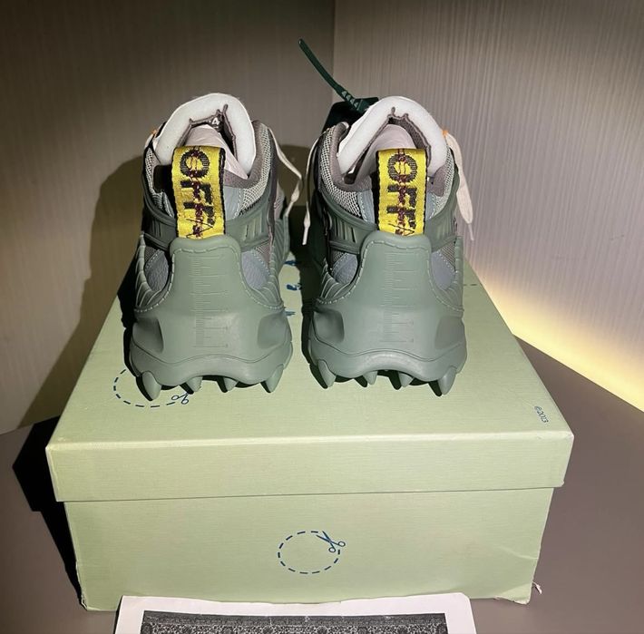 Adidasi off white odsy 1000