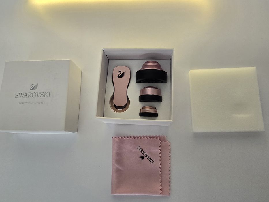 комплект обективи за смартфон Swarovski в розов цвят