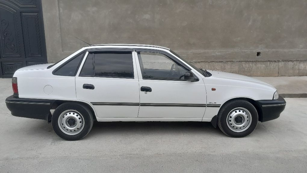 Moshina xolati yaxshi pul zarur naqtga sotiladi