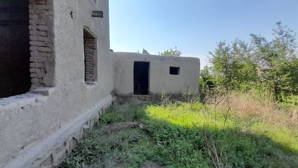Uchastka sotiladi