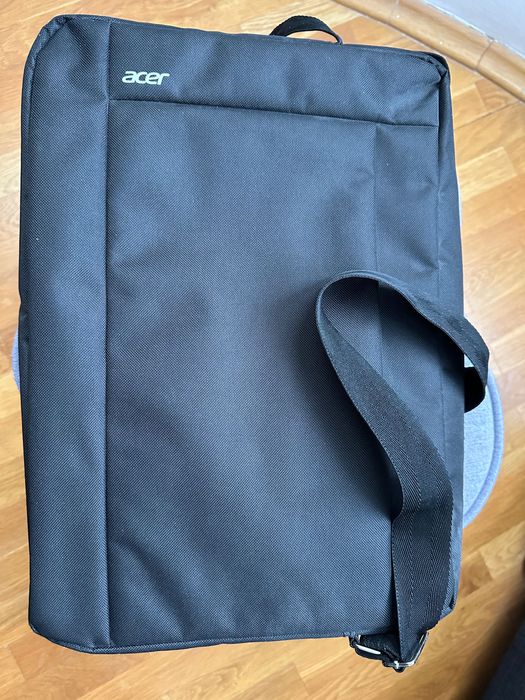 Черна чанта за лаптоп Acer