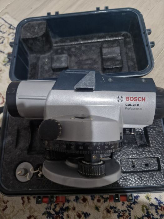 Оптический нивелир Bosch GOL 20 D Professional