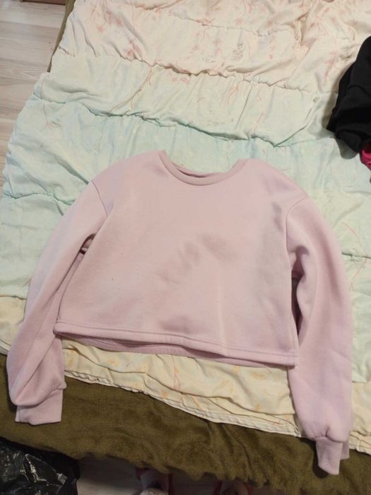 Невероятно красиви анураци и блузи, които почти не са ползвани.