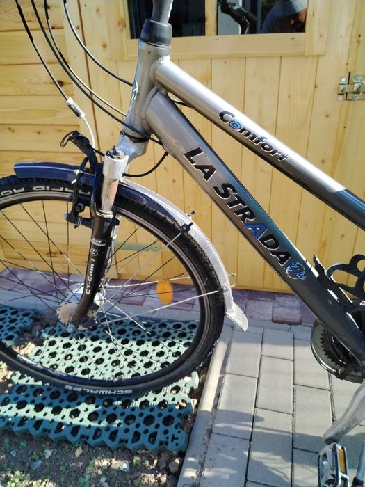 Vind bicicleta de dama La strada și  bicicleta pt copii defecta