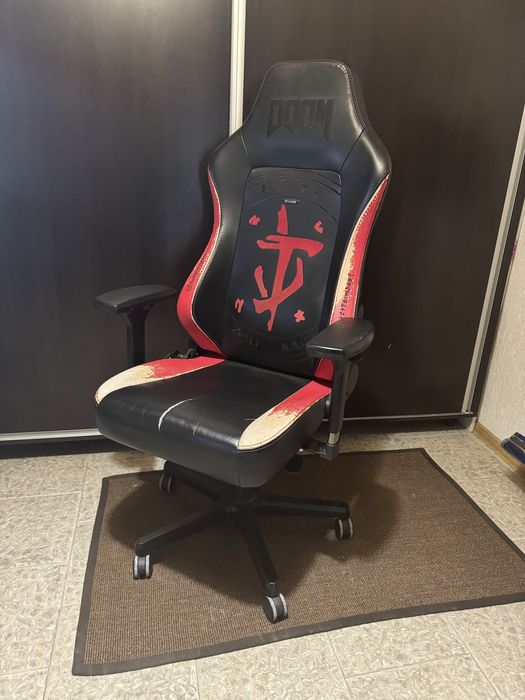 Scaun de gaming Noblechairs editie limitata Doom Eternal