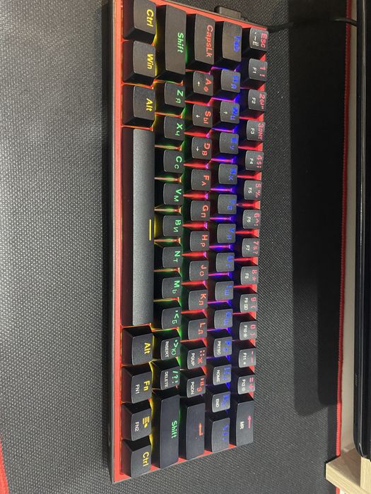 Продам игровую механическую клавиатуру