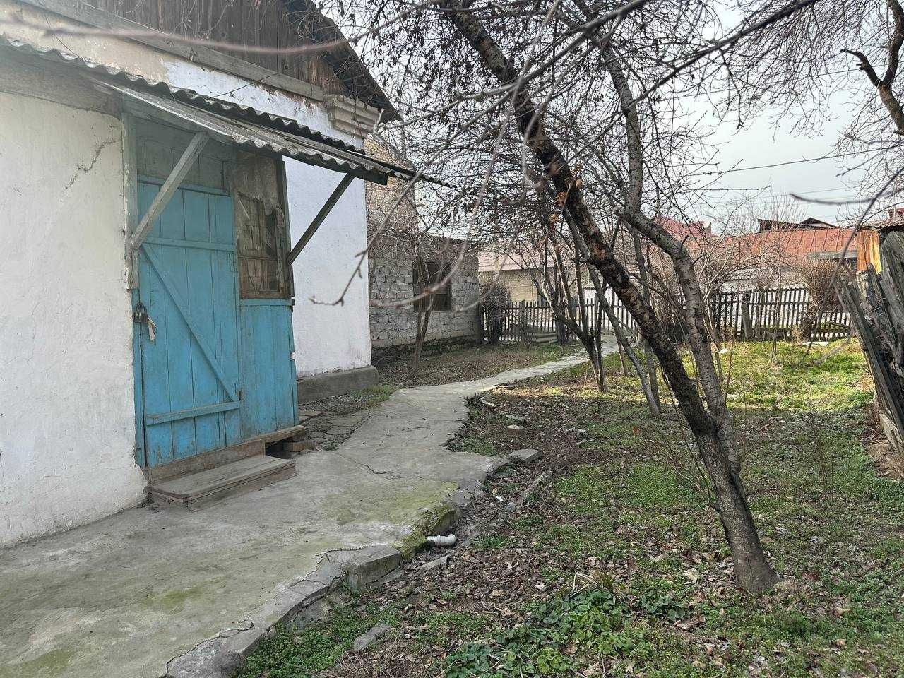 Продаётся дом, улица Морозова, улица Гулбаданбегим, под строительство.