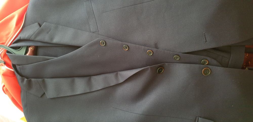 Продается мужской костюм тройка