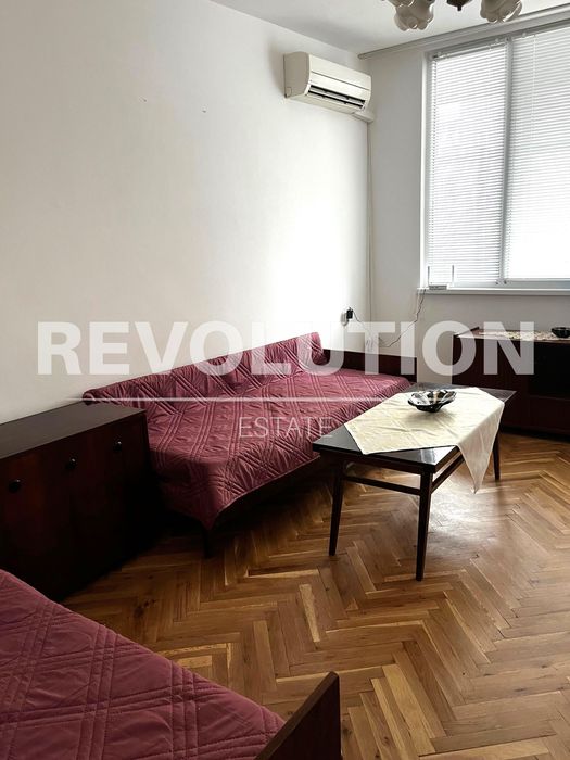 Тристаен апартамент в района на Чаталджа!