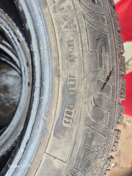 Зимни гуми   185/65/15  перфектни