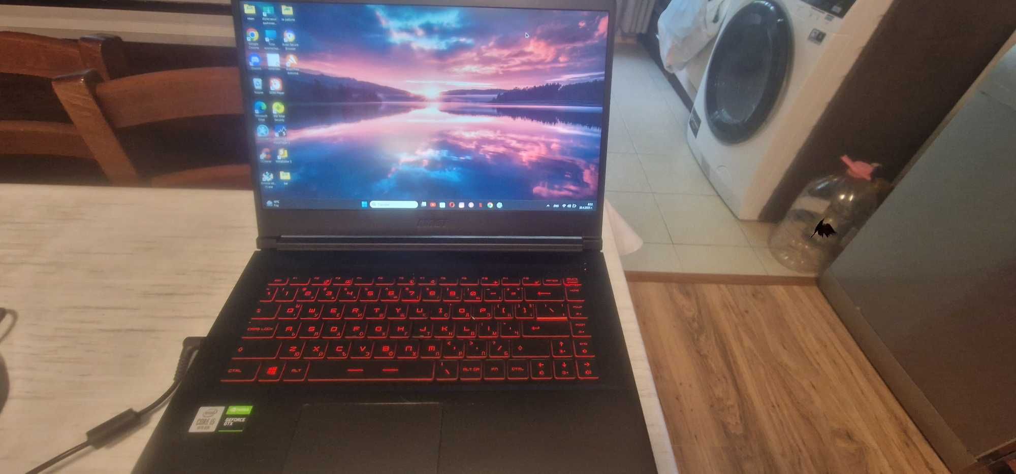 Геймърски лаптоп MSI