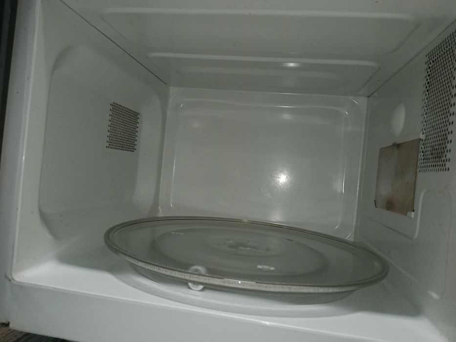 Cuptor cu microunde DeLonghi