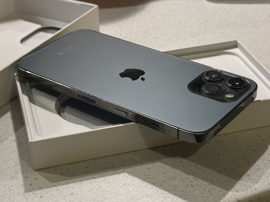 iPhone 12 Pro Max 128GB Graphite – Перфектен, 100% Батерия!