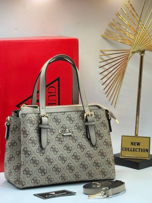 Geanta Guess Noua !!! Dimensiuni 26/18 !!!