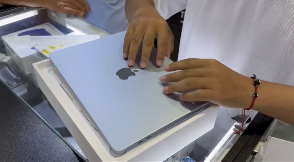 Макбук эйр 13 macbook air m4 MC6T4 MW123 MW133 MW103 MC6U4 MRXW3 MW0Y3