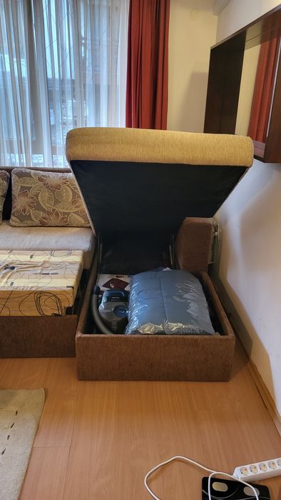 Разтегателен диван