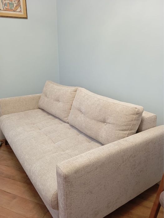 Мягкий диван почти новый