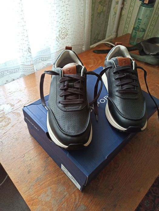 Кроссовки оригинал кожаные