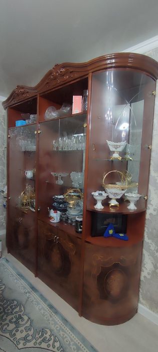 Продам Шкаф для посуды ( Сервант), в отличном состоянии!