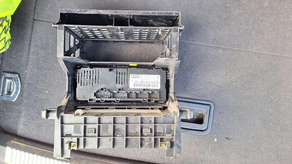 Единичен дин с управление за климатроник за audi a4 b7