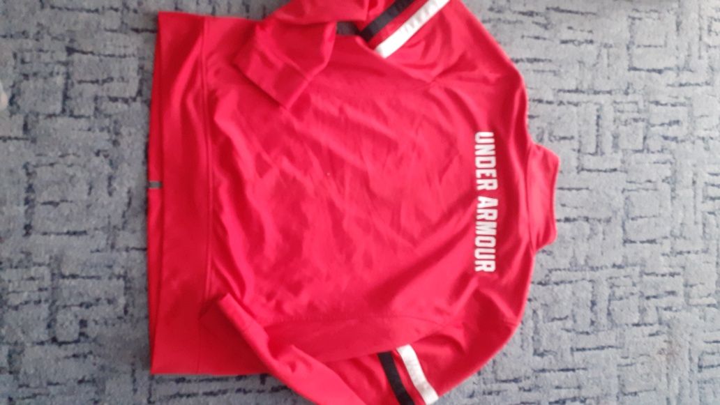 Оригинални спортни горнища "Under Armour "