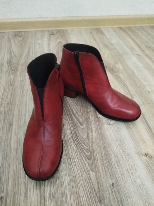 Ботинки женские.