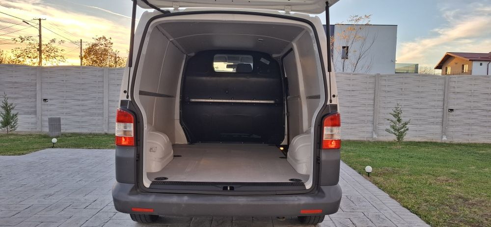 VW T5 Transporter 2013 2.0tdi €5 vivaro trafic vito