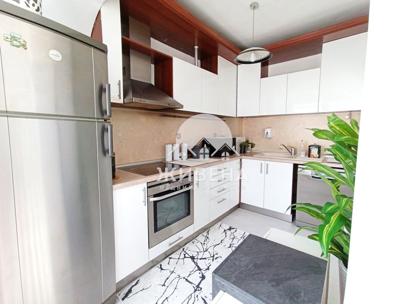 Продавам обзаведен 3-стаен апартамент, кв. Чайка