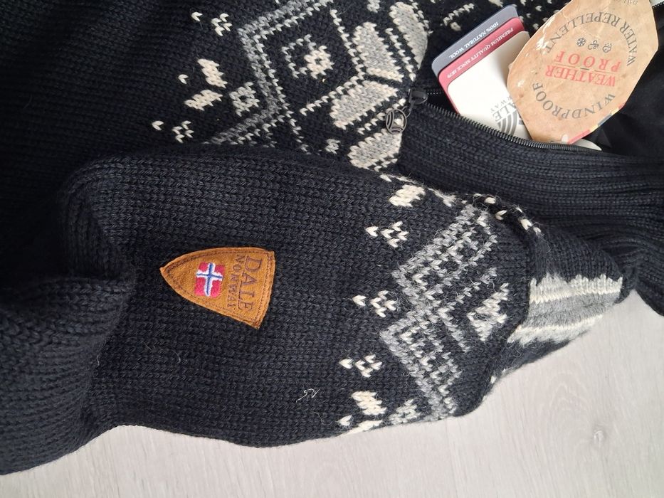 Vand Pulover Gros Norvegia  Nou cu Eticheta  marime S Barbati