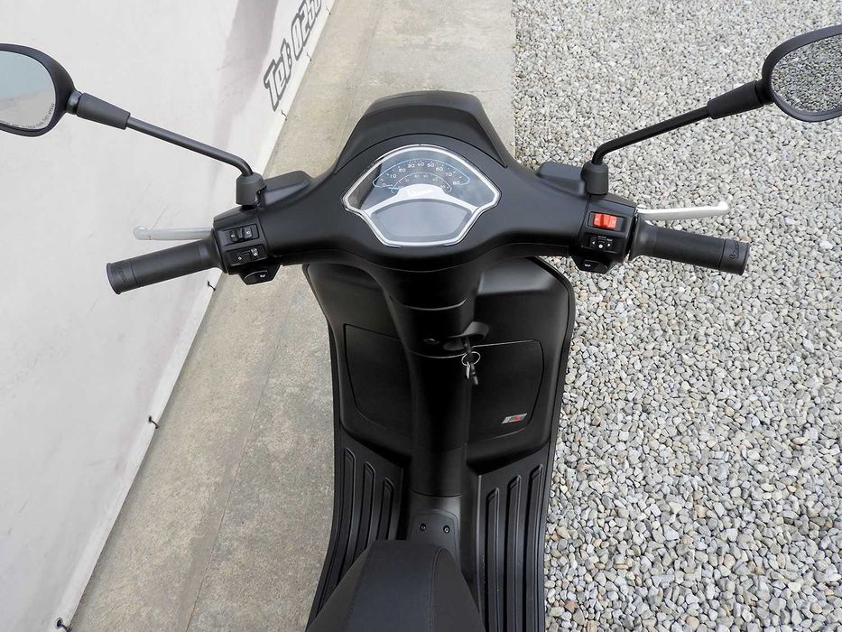 Scuter Vespa Sprint Elettrica 45 S 2025 | Rate | Leasing