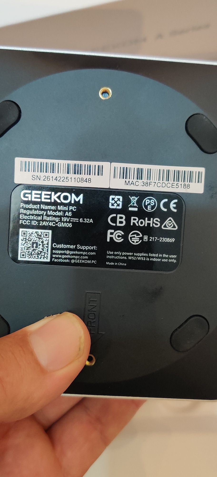 Мини компютър GEEKOM Mini PC A6 Ryzen 7 6800H 32GB RAM 1TB + Win11 Pro