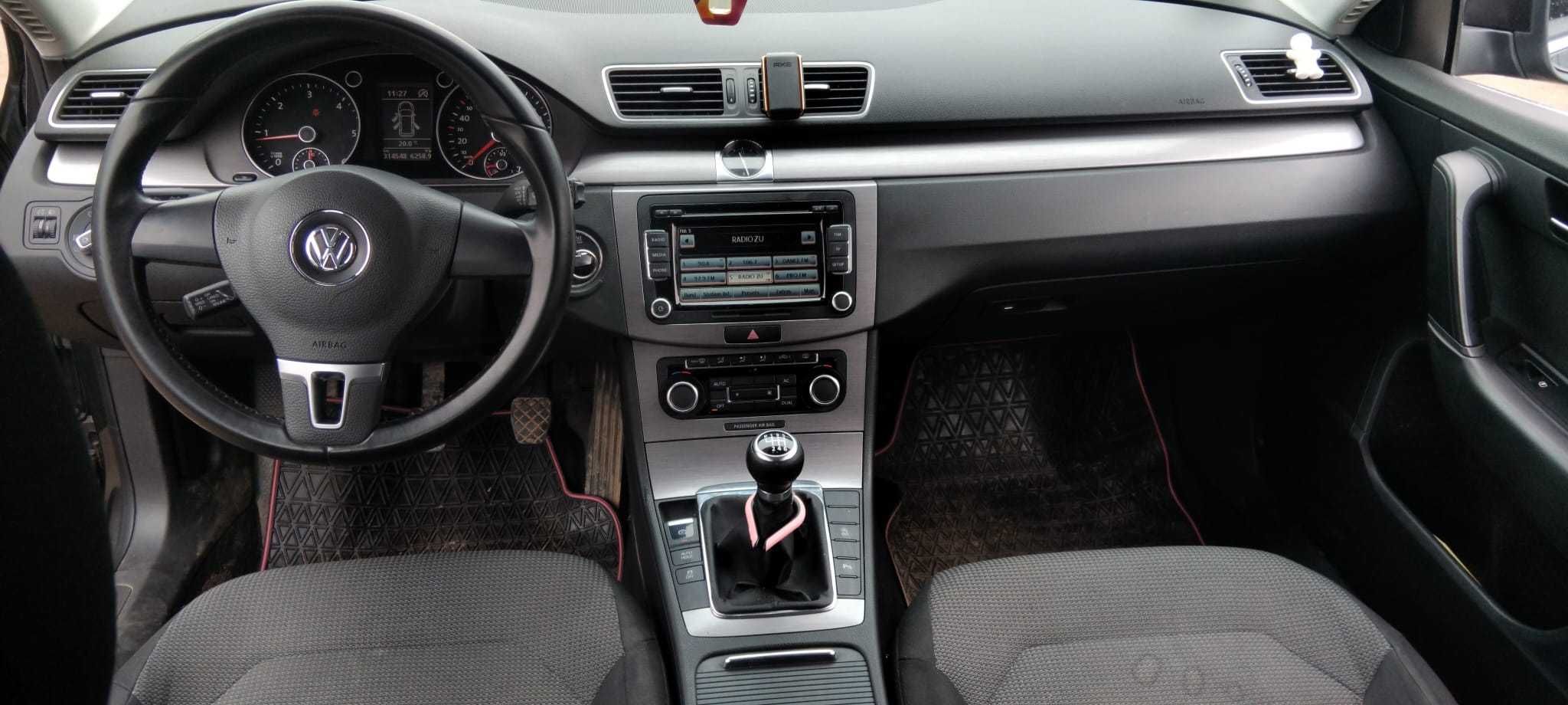 Dezmembrez Volkswagen Passat B7 2.0 TDi an 2010 cod motor CFFB