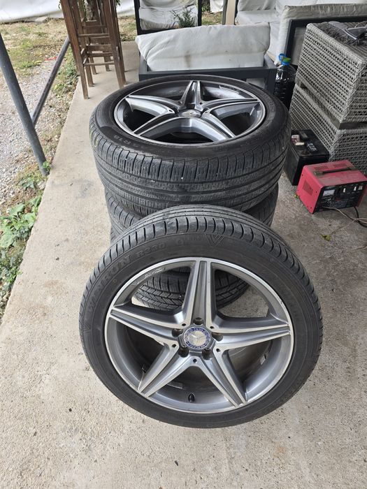 Джанти 18цола свалени от Е-класа W213 еднакви. Гумите са подарък.