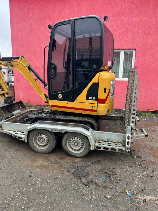 Miniexcavator Caterpilar 1,707 kg trailer 2021