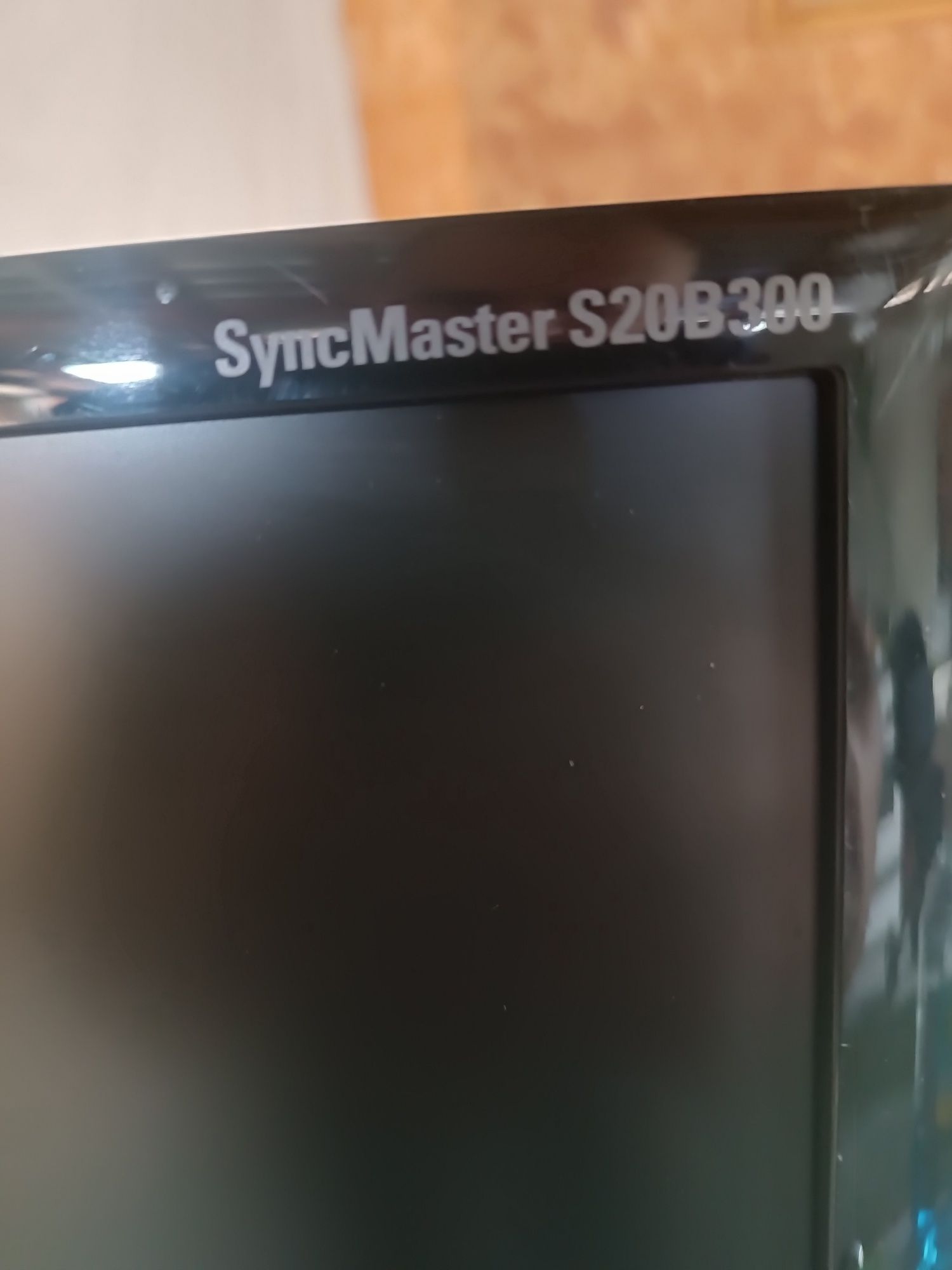Монитор Самсунг s20