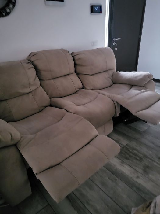 Canapea cu recliner manual
