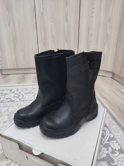 Продается спецодежда