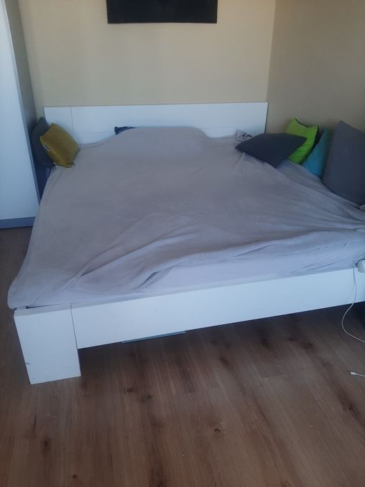 Спалня Мдф 180/200,+матрак+рамка 550 лв