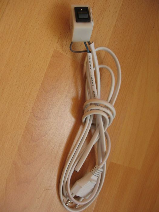 Vand cablu alimentare 220V cu intrerupator