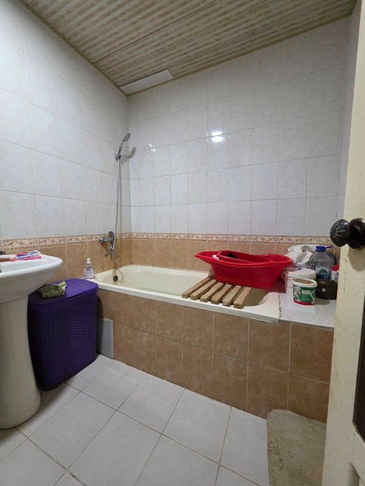 Продаётся 1х комн квартира на 1 этаже Ор-р Пиридастгир