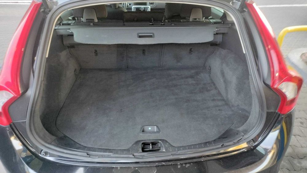 • De vânzare: Volvo V60 1.6 Diesel D2 - Manuală - An 2012