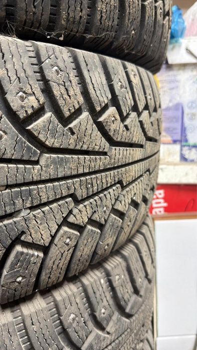 Nokian 245/70/16 4 шт