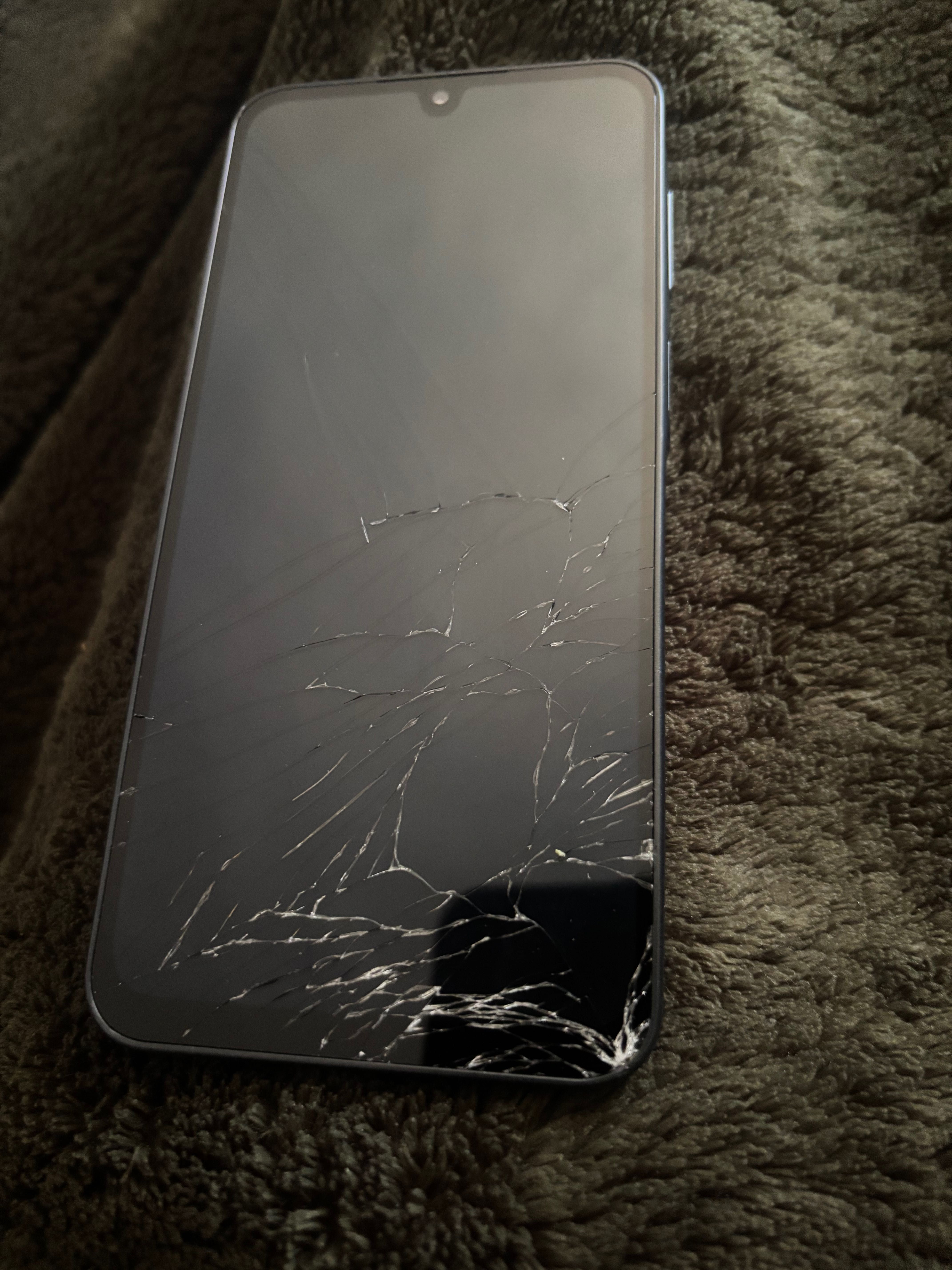 Samsung a16 sticla spartă