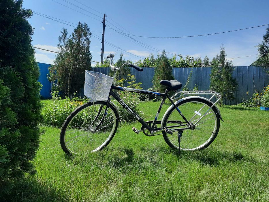 Красивый, новенький велосипед