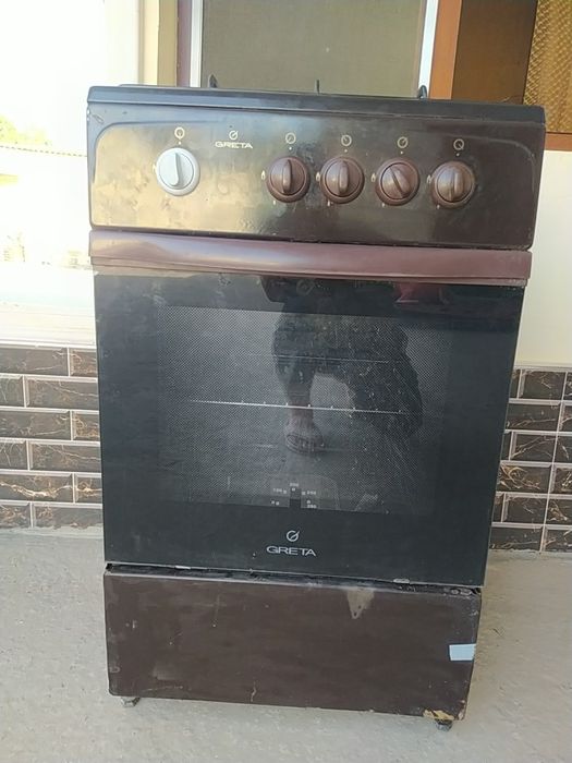 Газ плита сотилади срочно.