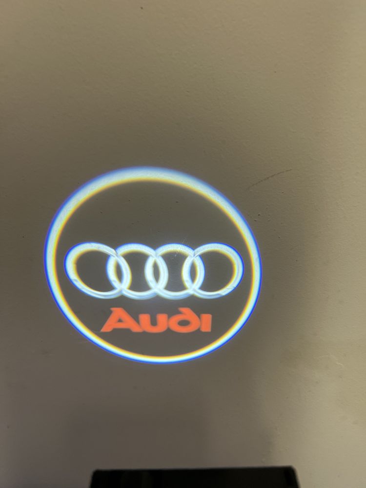 Audi Лого за вратите