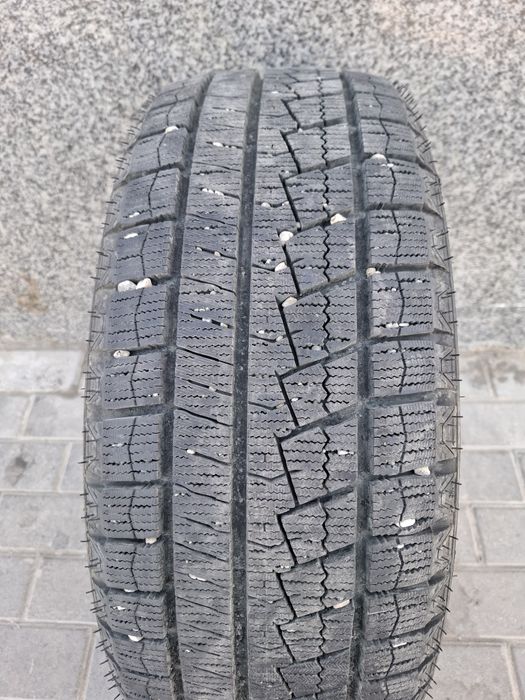 Продам шину 215/55 17