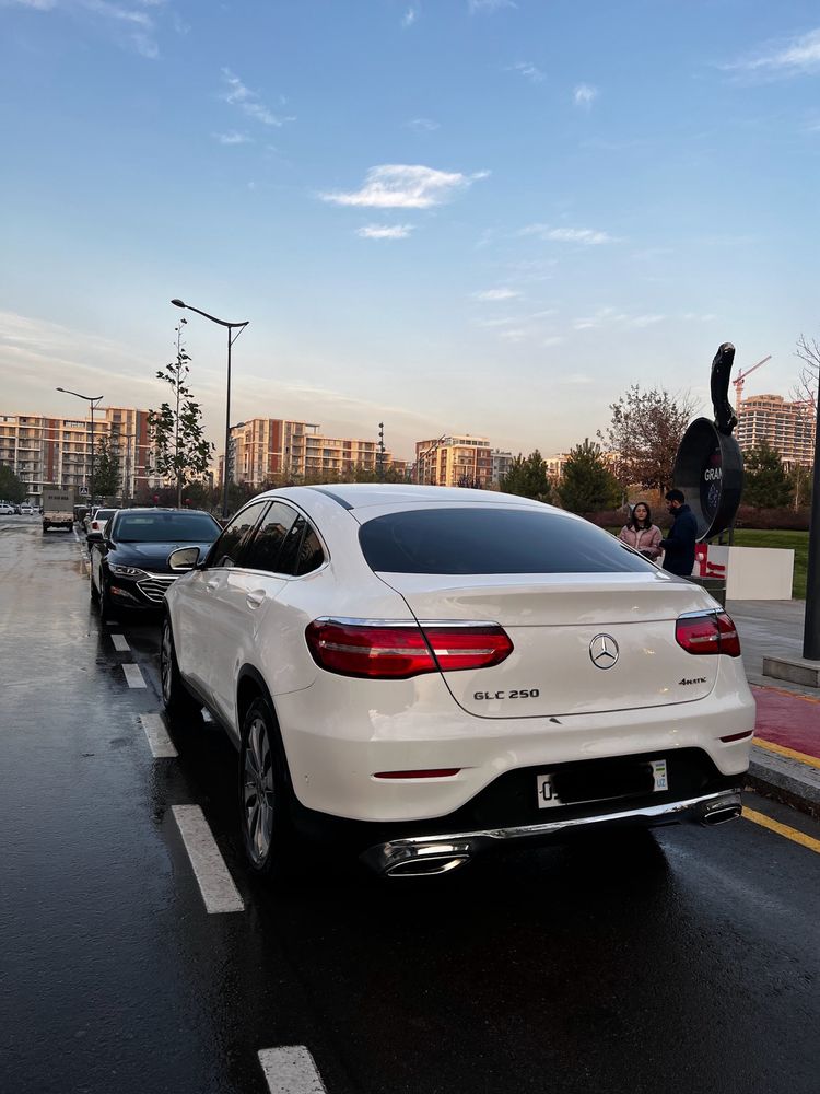 Продается MERCEDES GLC 250